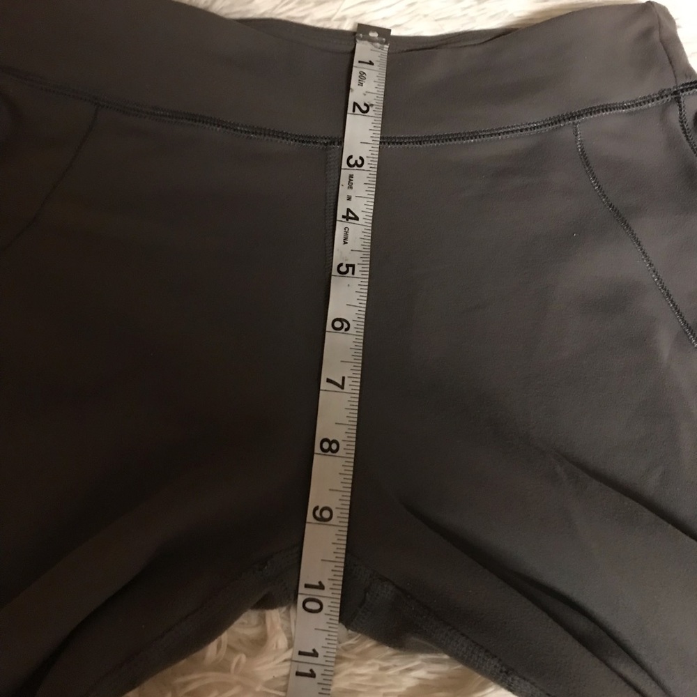 ALO YOGA Pants leggings -Gray Size none measurements In the Photos - Picture 9 of 14